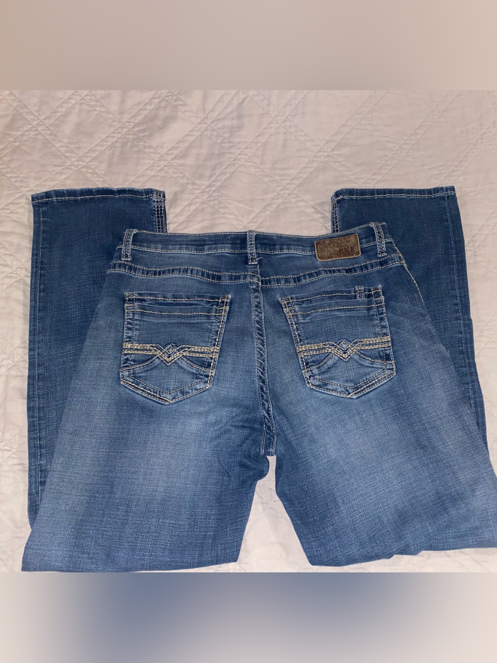 BKE Men's Straight Jeans in Medium Blue Wash